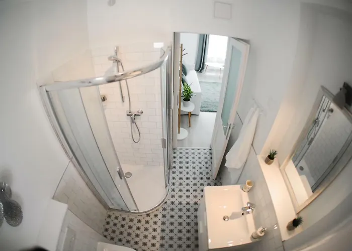 Raba House Ráb